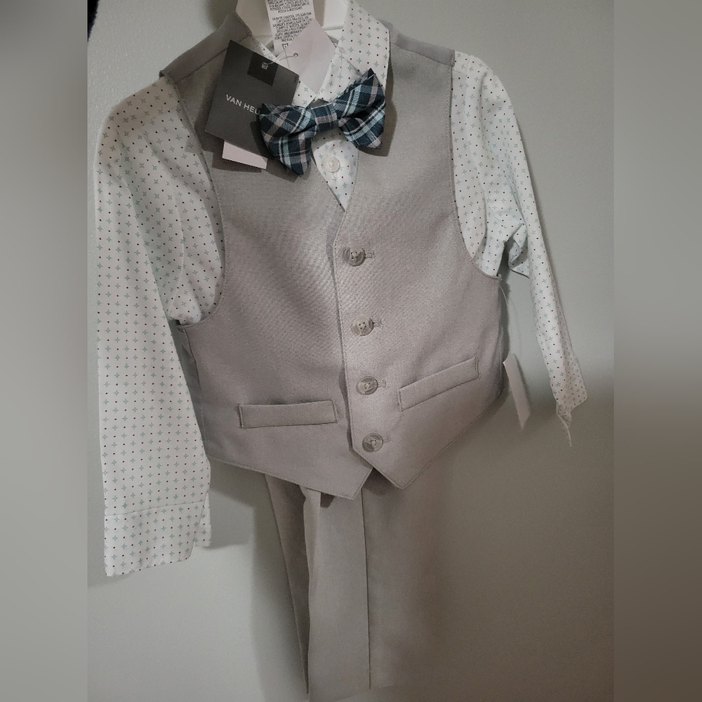 Van Heusen 4 piece vest suit